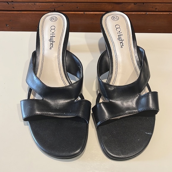 CC Hughes Sandals 8 1/2 - Picture 2 of 4